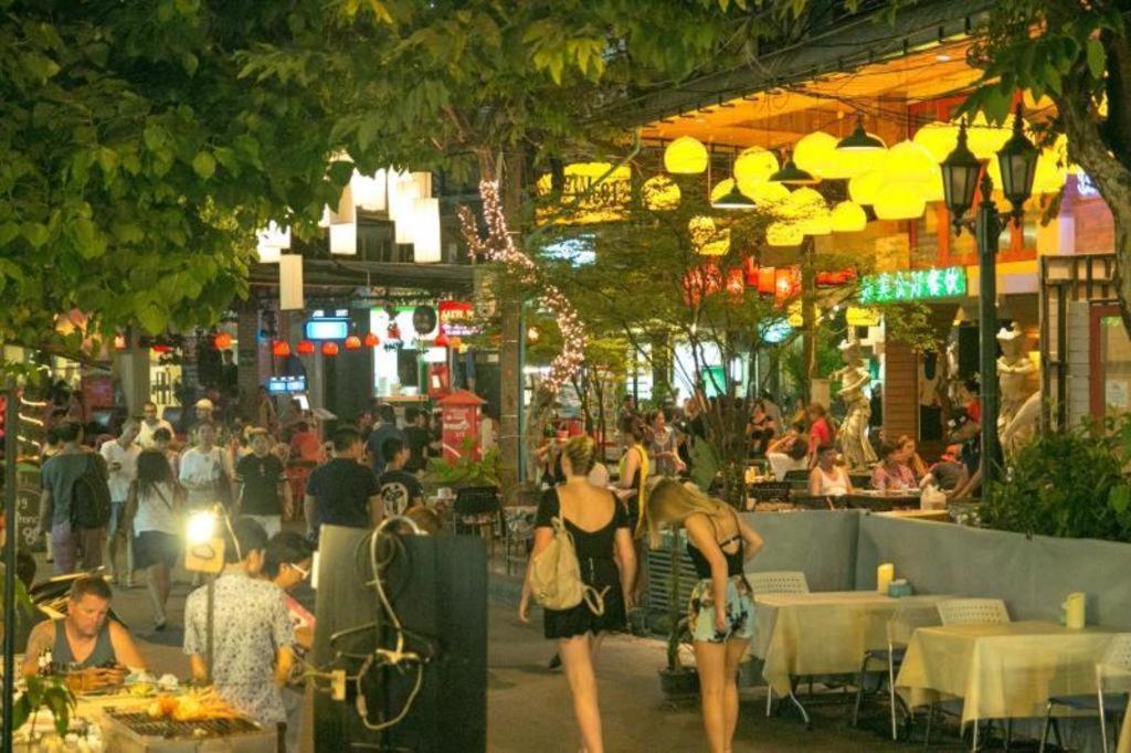 The Street Hostel Bangkok Exterior foto